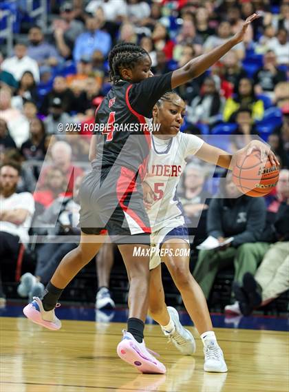 Thumbnail 2 in Wagner vs. Ryan (UIL 5A Basketball Division I Final) photogallery.
