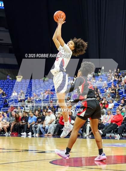 Thumbnail 1 in Wagner vs. Ryan (UIL 5A Basketball Division I Final) photogallery.