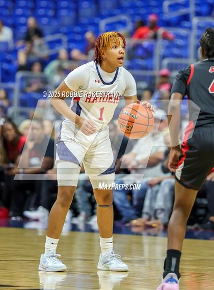 Thumbnail 2 in Wagner vs. Ryan (UIL 5A Basketball Division I Final) photogallery.