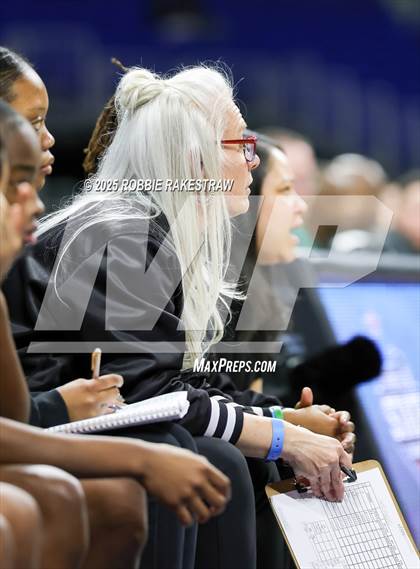 Thumbnail 2 in Wagner vs. Ryan (UIL 5A Basketball Division I Final) photogallery.
