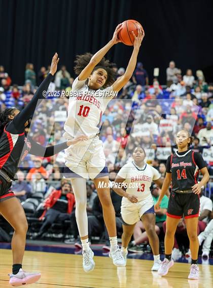 Thumbnail 3 in Wagner vs. Ryan (UIL 5A Basketball Division I Final) photogallery.