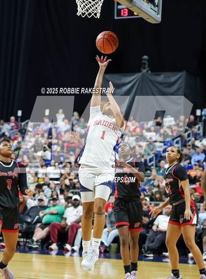 Thumbnail 3 in Wagner vs. Ryan (UIL 5A Basketball Division I Final) photogallery.