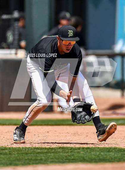 Thumbnail 2 in Damien vs. Etiwanda (Battle of the Baseline League) photogallery.