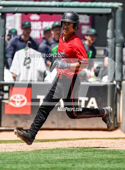 Thumbnail 2 in Damien vs. Etiwanda (Battle of the Baseline League) photogallery.