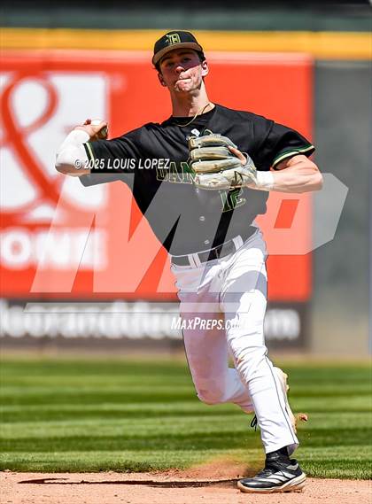 Thumbnail 1 in Damien vs. Etiwanda (Battle of the Baseline League) photogallery.