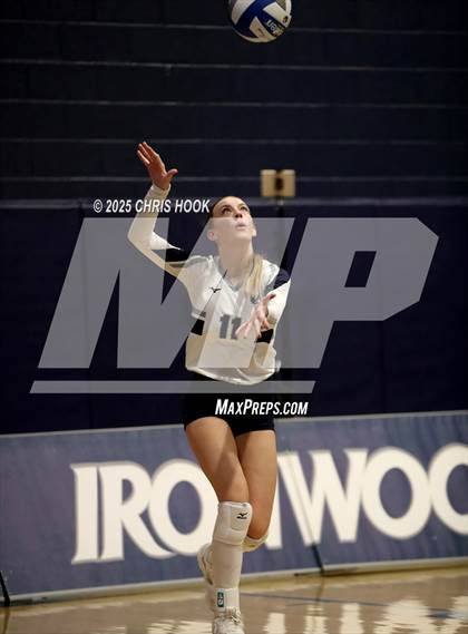 Thumbnail 2 in JV: Salpointe Catholic @ Ironwood Ridge photogallery.