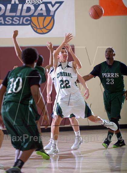 Thumbnail 3 in Chaparral vs. Perris (MaxPreps Holiday Classic) photogallery.