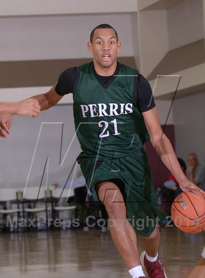 Thumbnail 2 in Chaparral vs. Perris (MaxPreps Holiday Classic) photogallery.