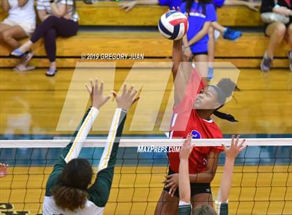 Thumbnail 3 in Cabrini @ Metairie Park Country Day (Country Day Tournament) photogallery.