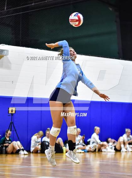 Thumbnail 3 in Berkeley Prep vs. St. Pius X Catholic (Nike Tournament of Champions) photogallery.