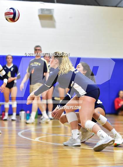 Thumbnail 3 in Berkeley Prep vs. St. Pius X Catholic (Nike Tournament of Champions) photogallery.