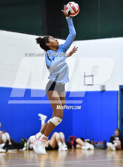 Thumbnail 3 in Berkeley Prep vs. St. Pius X Catholic (Nike Tournament of Champions) photogallery.