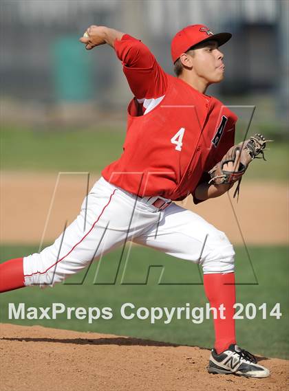 Thumbnail 2 in Cantwell-Sacred Heart vs. Artesia (St. Paul Tournament) photogallery.