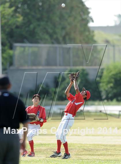 Thumbnail 3 in Cantwell-Sacred Heart vs. Artesia (St. Paul Tournament) photogallery.