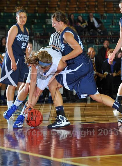 Thumbnail 1 in Highlands Ranch vs. Ralston Valley (CHSAA 5A Great 8) photogallery.