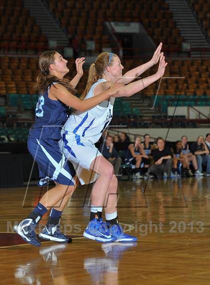 Thumbnail 3 in Highlands Ranch vs. Ralston Valley (CHSAA 5A Great 8) photogallery.