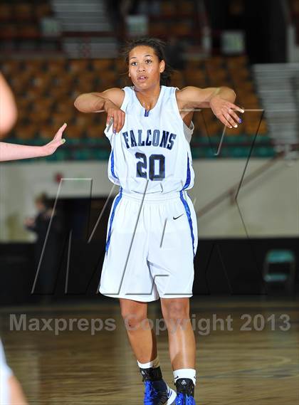 Thumbnail 3 in Highlands Ranch vs. Ralston Valley (CHSAA 5A Great 8) photogallery.