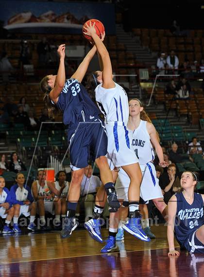Thumbnail 3 in Highlands Ranch vs. Ralston Valley (CHSAA 5A Great 8) photogallery.