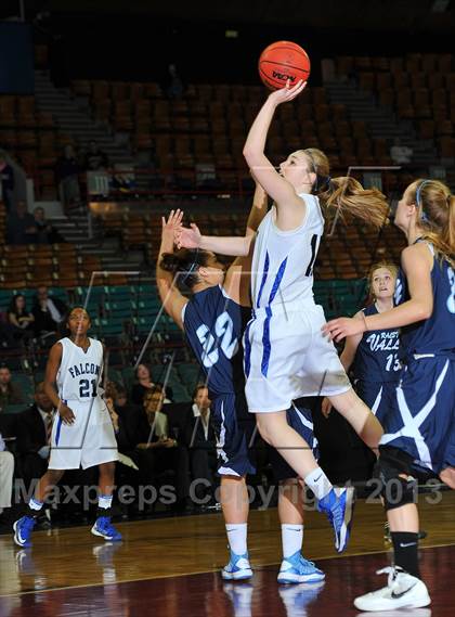 Thumbnail 2 in Highlands Ranch vs. Ralston Valley (CHSAA 5A Great 8) photogallery.