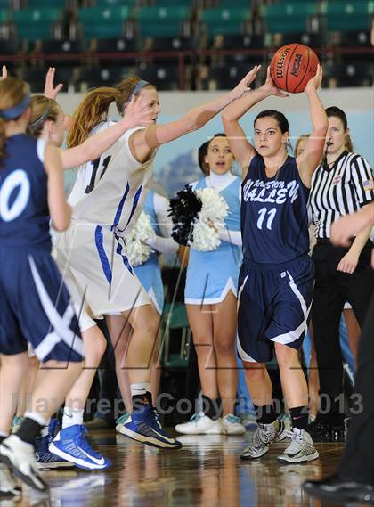 Thumbnail 2 in Highlands Ranch vs. Ralston Valley (CHSAA 5A Great 8) photogallery.