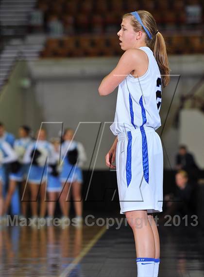 Thumbnail 3 in Highlands Ranch vs. Ralston Valley (CHSAA 5A Great 8) photogallery.