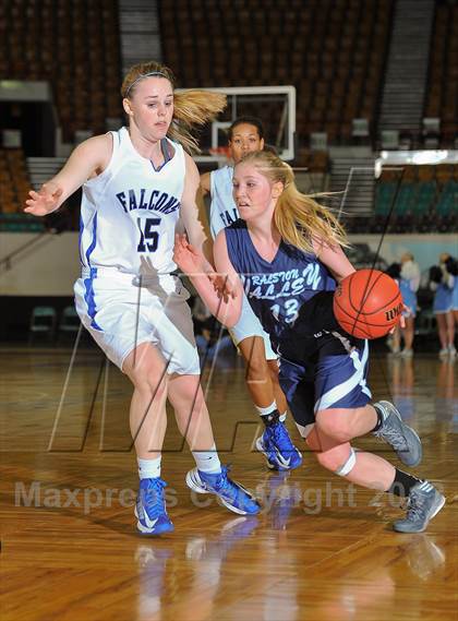 Thumbnail 1 in Highlands Ranch vs. Ralston Valley (CHSAA 5A Great 8) photogallery.