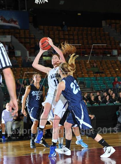Thumbnail 1 in Highlands Ranch vs. Ralston Valley (CHSAA 5A Great 8) photogallery.