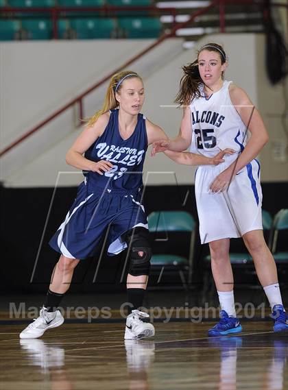 Thumbnail 3 in Highlands Ranch vs. Ralston Valley (CHSAA 5A Great 8) photogallery.
