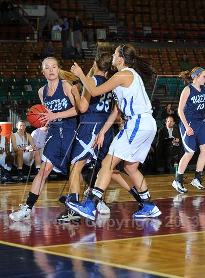 Thumbnail 3 in Highlands Ranch vs. Ralston Valley (CHSAA 5A Great 8) photogallery.