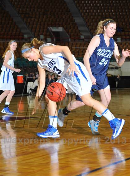 Thumbnail 3 in Highlands Ranch vs. Ralston Valley (CHSAA 5A Great 8) photogallery.