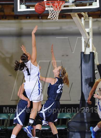 Thumbnail 1 in Highlands Ranch vs. Ralston Valley (CHSAA 5A Great 8) photogallery.