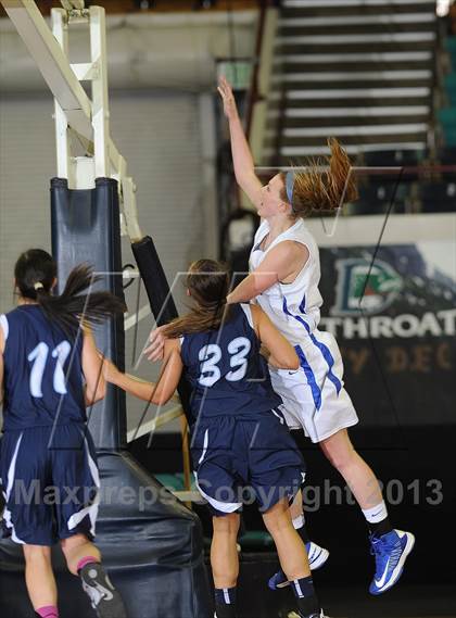 Thumbnail 2 in Highlands Ranch vs. Ralston Valley (CHSAA 5A Great 8) photogallery.