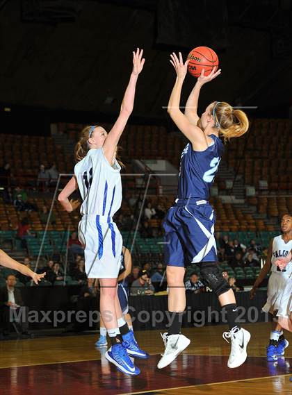 Thumbnail 1 in Highlands Ranch vs. Ralston Valley (CHSAA 5A Great 8) photogallery.