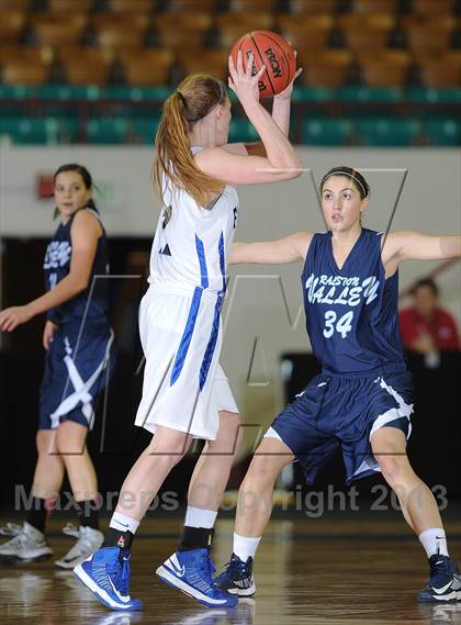 Thumbnail 2 in Highlands Ranch vs. Ralston Valley (CHSAA 5A Great 8) photogallery.
