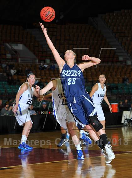 Thumbnail 2 in Highlands Ranch vs. Ralston Valley (CHSAA 5A Great 8) photogallery.