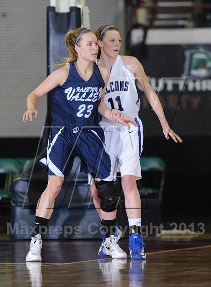 Thumbnail 2 in Highlands Ranch vs. Ralston Valley (CHSAA 5A Great 8) photogallery.