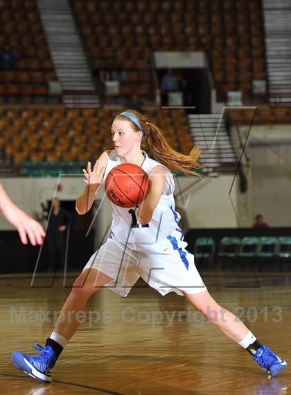 Thumbnail 2 in Highlands Ranch vs. Ralston Valley (CHSAA 5A Great 8) photogallery.