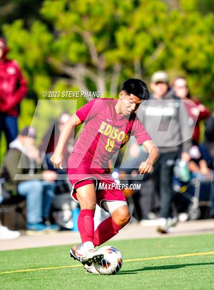 Thumbnail 2 in Laguna Creek vs. Edison photogallery.