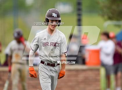 Thumbnail 3 in Brother Rice vs. Chicago Mt. Carmel photogallery.