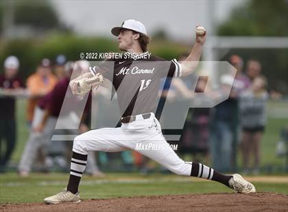 Thumbnail 2 in Brother Rice vs. Chicago Mt. Carmel photogallery.