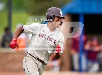 Thumbnail 2 in Brother Rice vs. Chicago Mt. Carmel photogallery.