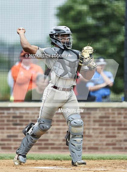Thumbnail 2 in Brother Rice vs. Chicago Mt. Carmel photogallery.