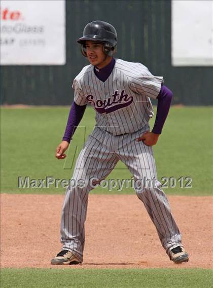 Thumbnail 2 in Colorado Senior 4A-5A All-State Game photogallery.