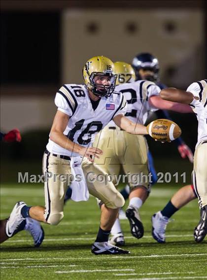 Thumbnail 3 in Nederland vs. Dawson (4A Region III Division I Regional) photogallery.