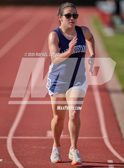 Thumbnail 3 in Rosehill Eagles Relays (3200M) photogallery.