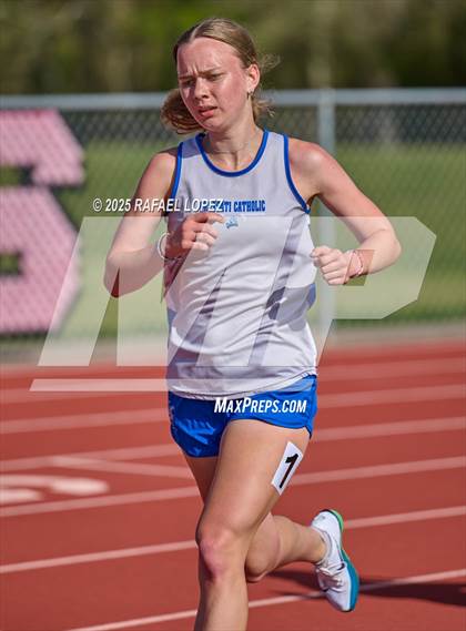 Thumbnail 3 in Rosehill Eagles Relays (3200M) photogallery.
