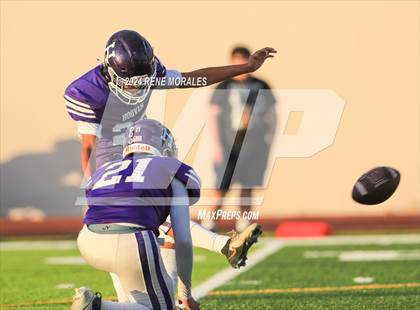 Thumbnail 3 in Burbank vs Hoover photogallery.