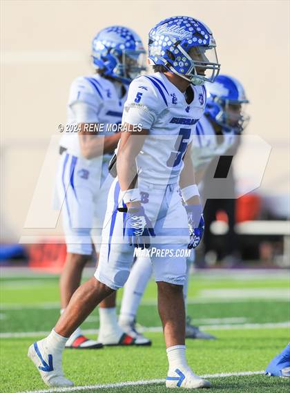 Thumbnail 3 in Burbank vs Hoover photogallery.