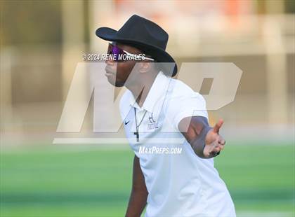 Thumbnail 2 in Burbank vs Hoover photogallery.