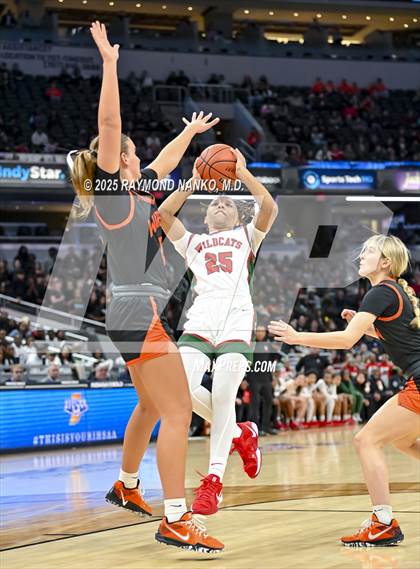Thumbnail 3 in Warsaw vs. Lawrence North (IHSAA 4A State Final) photogallery.